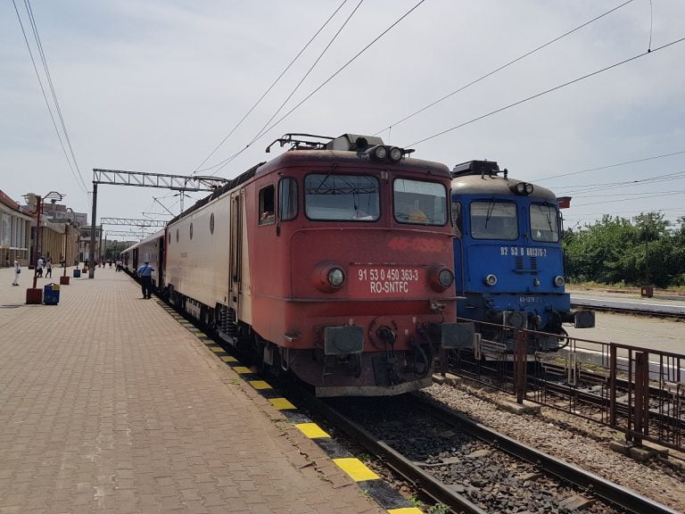 „Mocănița” pe litoralul românesc. Calea ferată Constanța-Mangalia, neelectrificată în secolul XXI