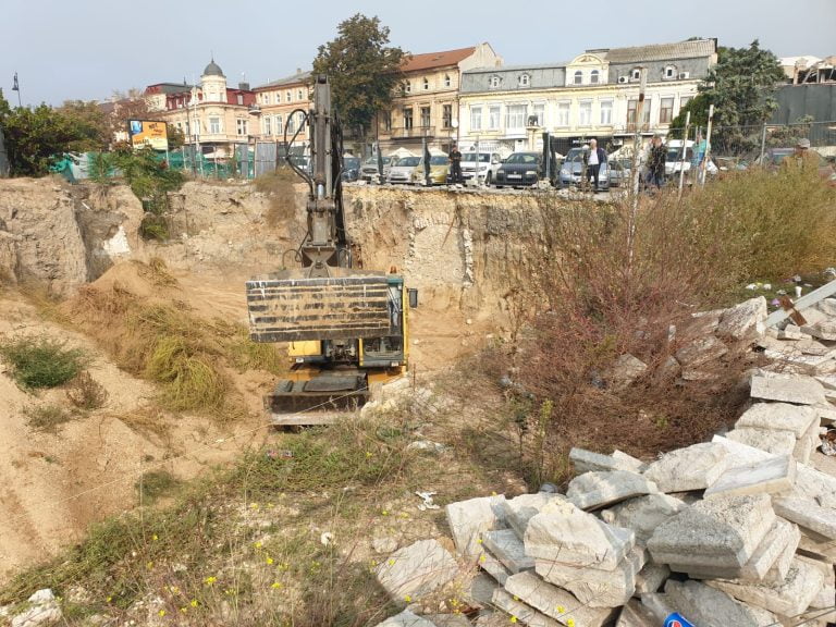 VIDEO Familia Bucovală a reluat excavările din zona Lupoaică. În ianuarie, mii de vestigii au ajuns la gunoi