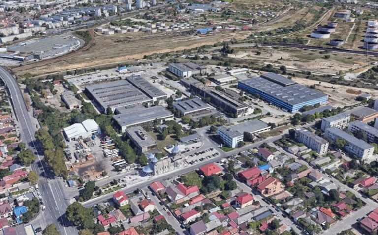 Polaris demolează clădirile din baza de la Constanța, pe care vrea să o vândă cu 36 mil. euro. Imobilele au fost ridicate fără autorizație de construire