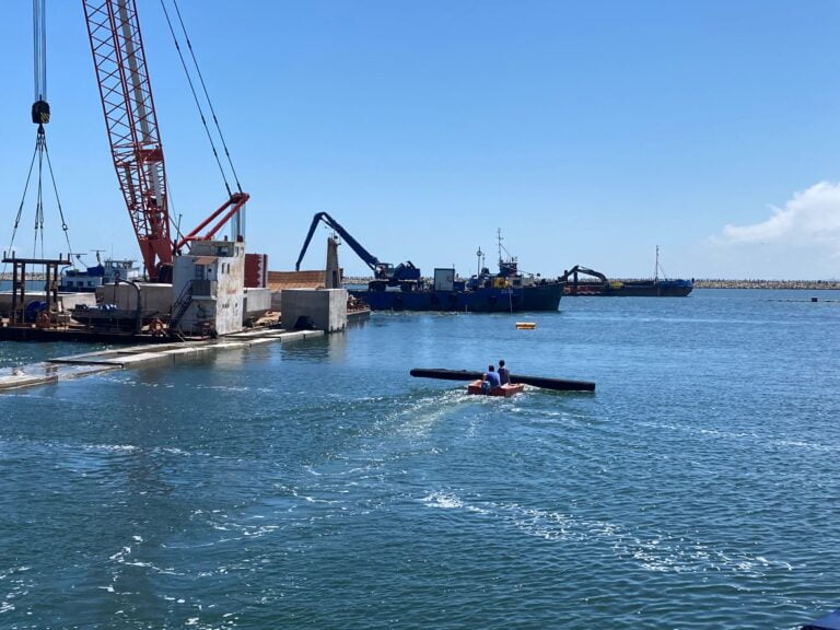 Cheurile danelor 10 și 12 din zona Midia a Portului Constanța se extind. Proiectul are o valoare de peste 55 de milioane de lei