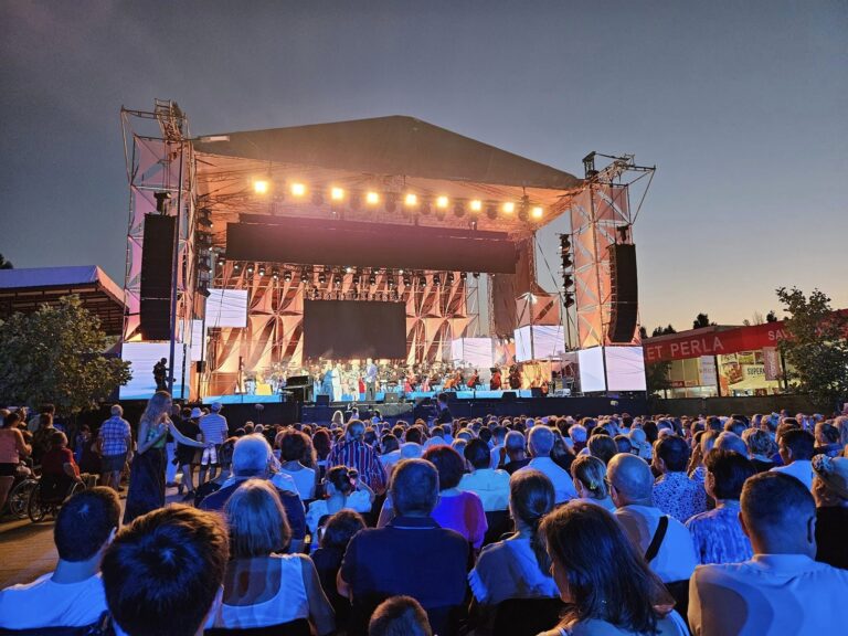 Ultimele zile de înscrieri pentru Festivalul Național de Muzică Uşoară „Mamaia” și Festivalul Național al Cântecului și Dansului Popular Românesc „ΜΑΜΑΙΑ”
