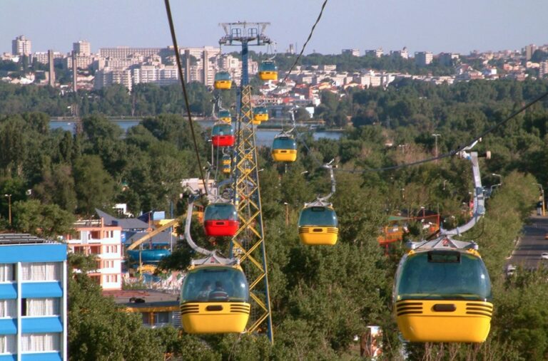 Strategia OMD Mamaia prevede extinderea traseului telegondolei, însă Primăria Constanța propune desființarea instalației