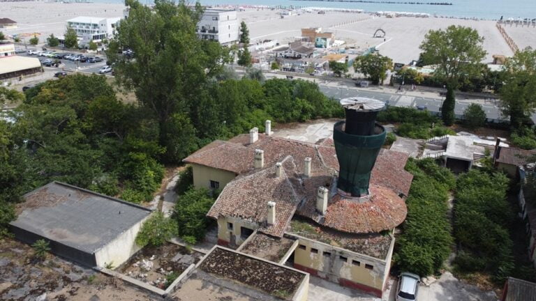 DOCUMENT Vila Reginei Maria din Mamaia, pe care proprietarii vor să o mute pe șine pentru a face loc unui hotel, a fost clasată monument istoric