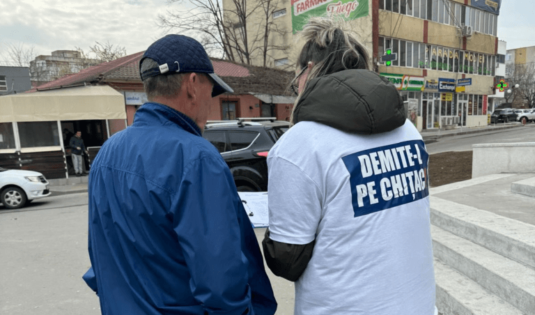 1.000 de constănțeni au semnat pentru organizarea referendumului de demitere a primarului Vergil Chițac