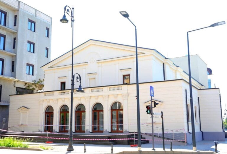 FOTO Cum arată Teatrul de Stat Constanța după reabilitare. Vestigiile Cetății Tomis au fost îngropate la loc din cauza incompetenței