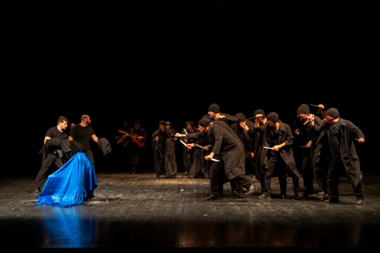 Tragedia greacă întâlnește Maramureșul: „Electra” cu Grupul Iza, la Teatrul de Vară Soveja