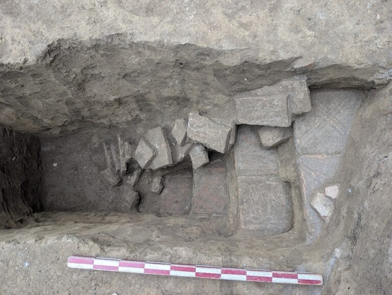 FOTO: Arheologii au descoperit lângă Spitalul de Boli Infecțioase Constanța 16 morminte din perioada romană, unele dintre ele sub formă de catacombă. Au fost găsite și amfore de origine africană